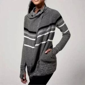 Ivivva Girls Size Feeling Toasty Cardigan Black Grey Stripe Wrap